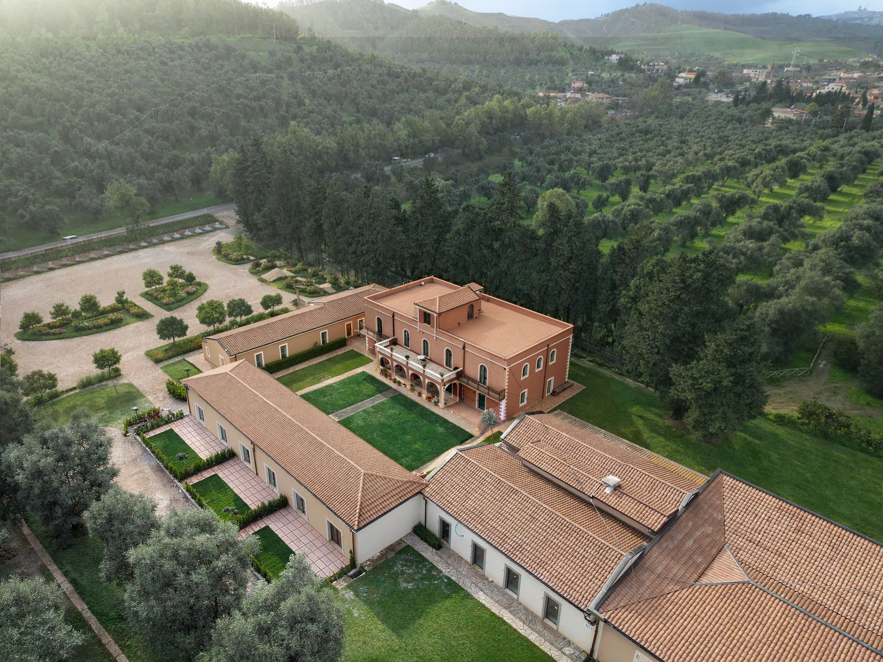 WHERE NATURE MEETS LUXURY